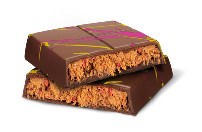 Date-Sweetened Strawberry Cream Kunafa Chocolate Bar