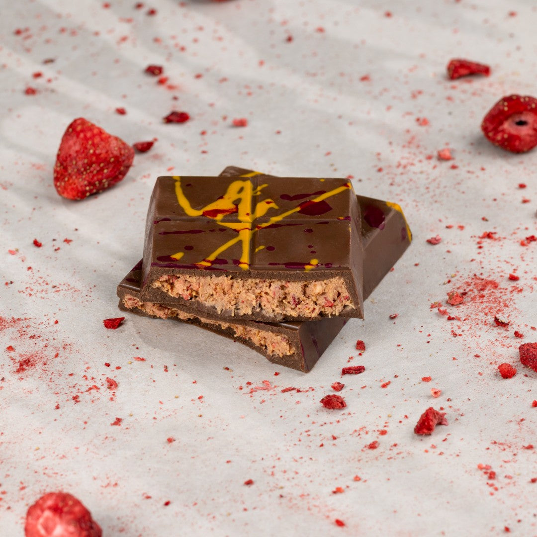 Date-Sweetened Strawberry Cream Kunafa Chocolate Bar