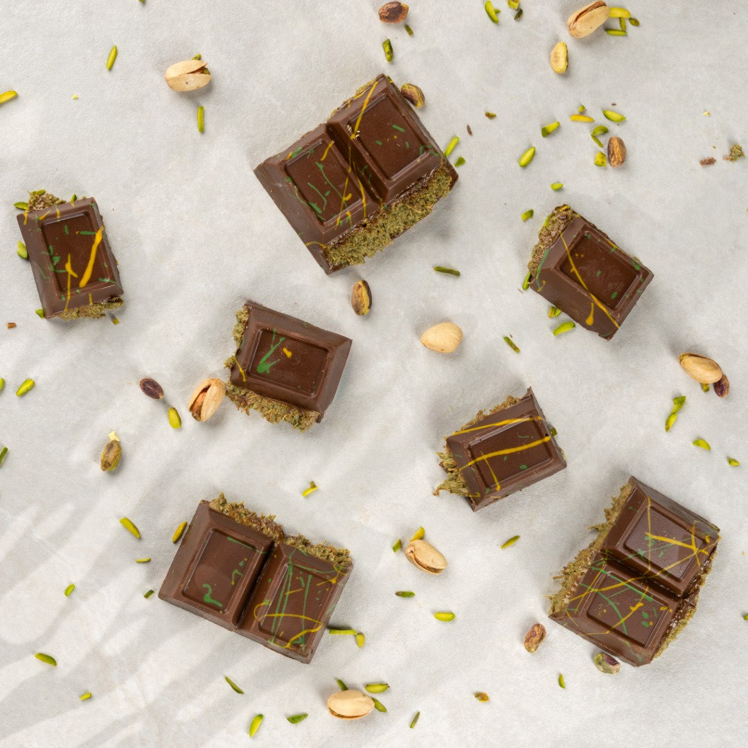 Jumbo Date Sweetened Pistachio Kunafa Chocolate Bar - 470g