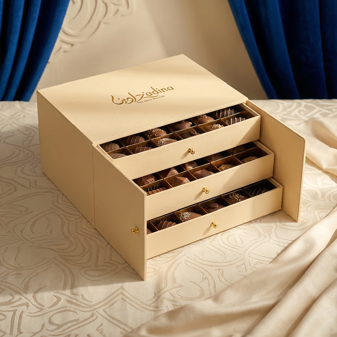 Luxurious Eid Gift Box With Arabian Cabinet Design - 1.5kg