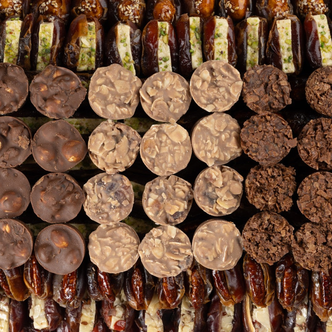 Desert-Inspired Resin Wooden Tray With Assorted Dates Gift Set - 5.5kg