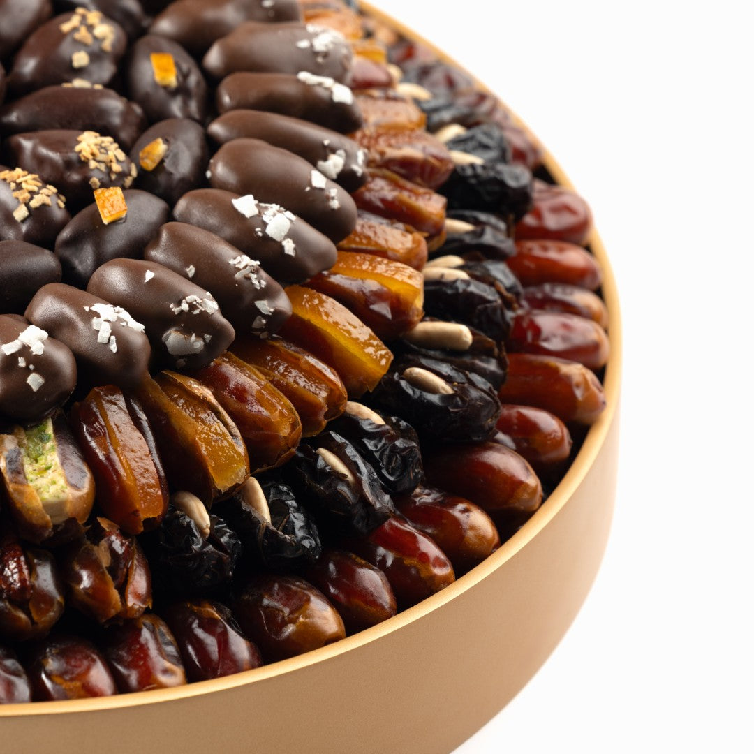 Big Round Golden Resin Desert Tray & Emirati Date Set - 8.5kg